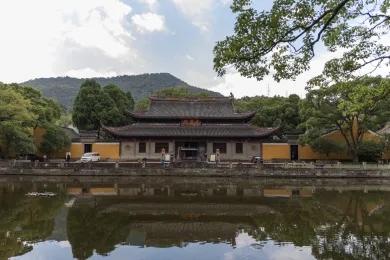 宁波阿育王寺.webp.jpg